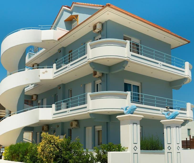 Megat Seaview And Seaside Apartments Ялиссос Экстерьер фото