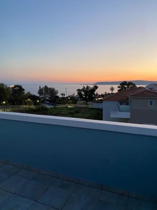 Megat Seaview And Seaside Apartments Ялиссос Экстерьер фото